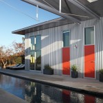 Pool & guesthouse