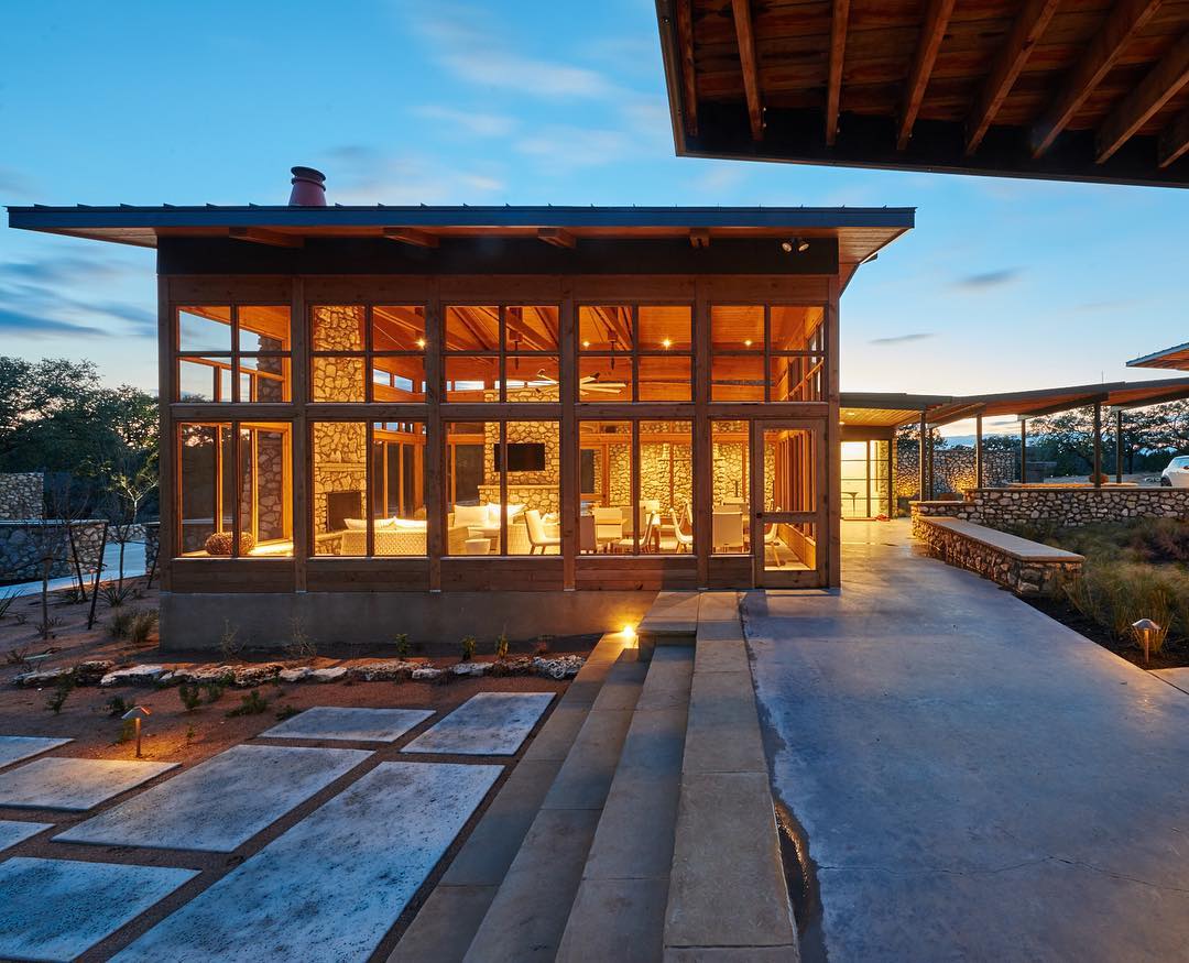 Summertime is screen porch time in the Texas Hill Country. Built by @foursquarebuilders