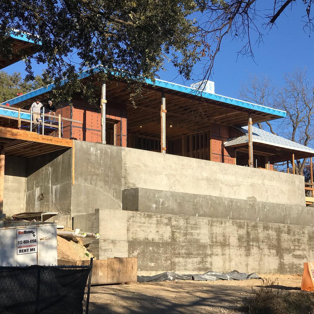 22’ of Concrete structure complete! Designed by @laruearchitects Built by @foursquarebuilders @boothe_concrete @austinwaterdesigns @austin_iron @lovecounty