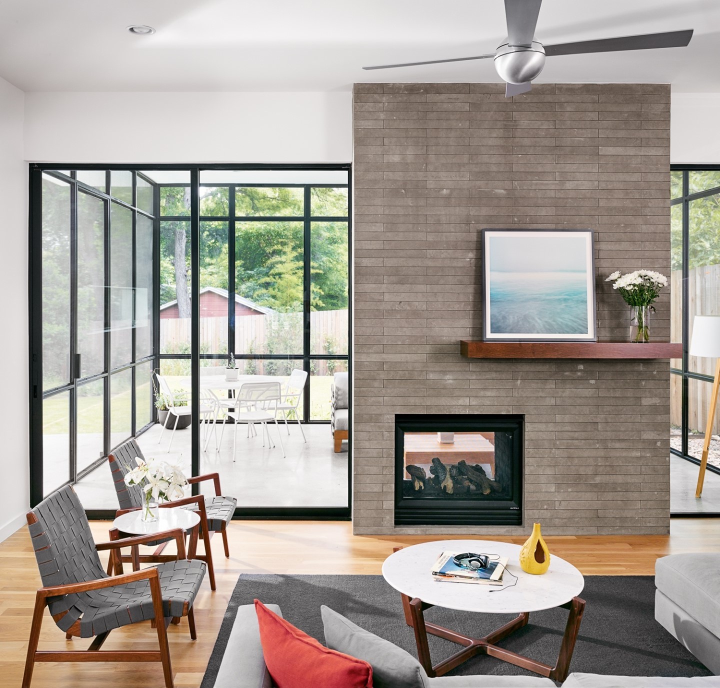 There are two things we love;⁠
Floor to Ceiling windows and floor to ceiling fireplaces. ⁠
⁠
Architect 🏗  baldridgearchitects