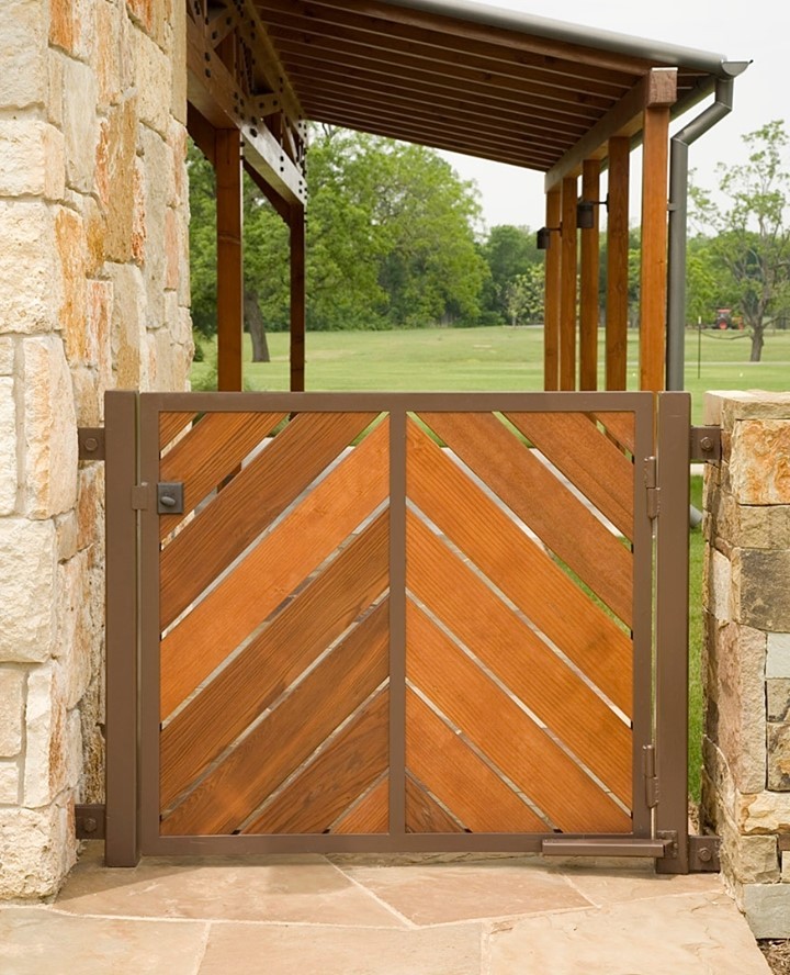 This courtyard gate adds the perfect touch of modern design.