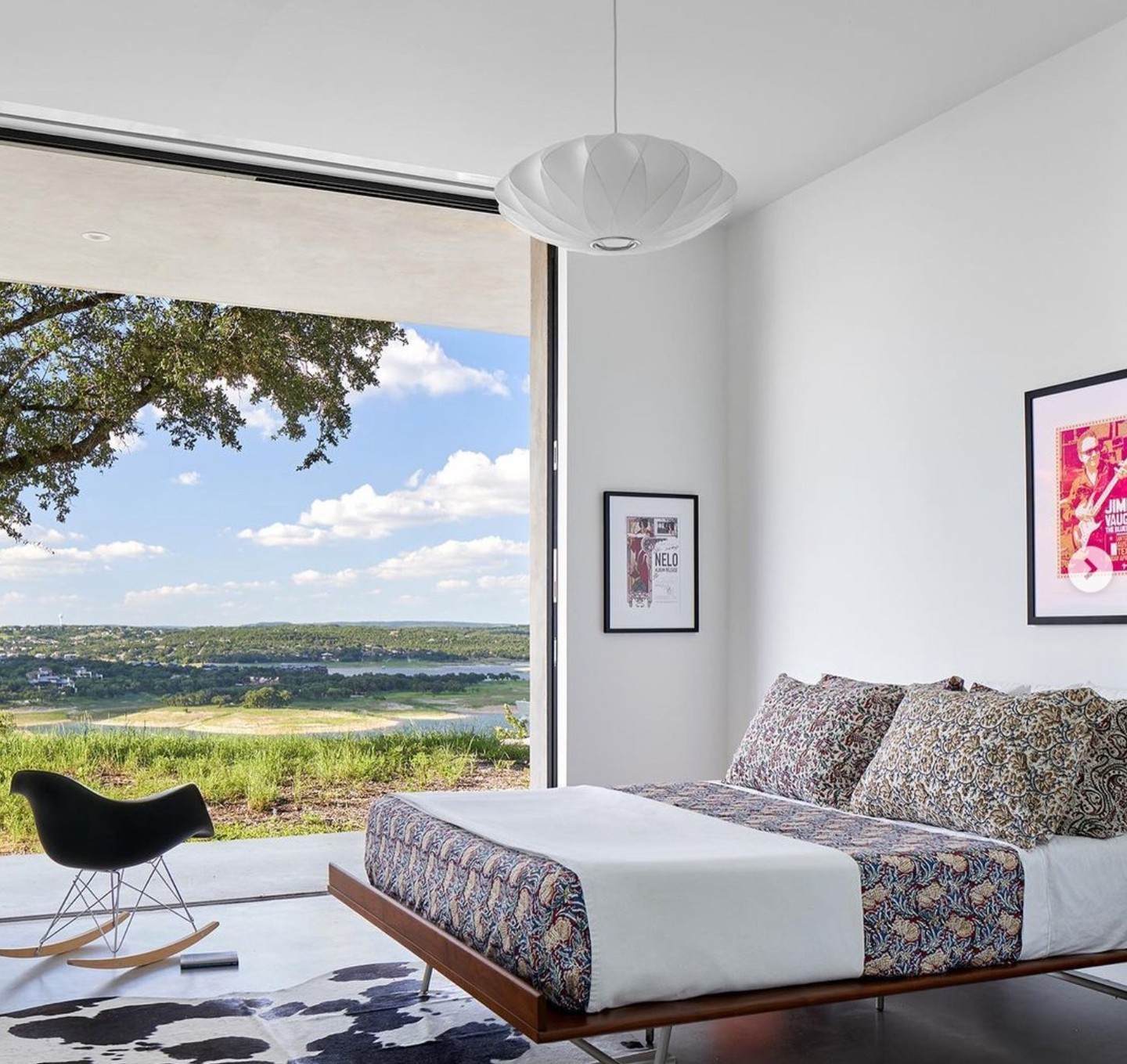 Rocking mid-century style overlooking the Texas Hill Country.⁠
⁠
Built by @foursquarebuilders ⁠
Photo by @drorbaldingerphotographer ⁠
Designed by @dc_architecture⁠
⁠
⁠
⁠
⁠