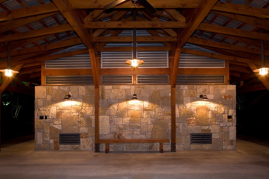 This Hill Country build has the event spaces of your dreams!⁠
@webberstudio⁠
⁠
⁠
⁠