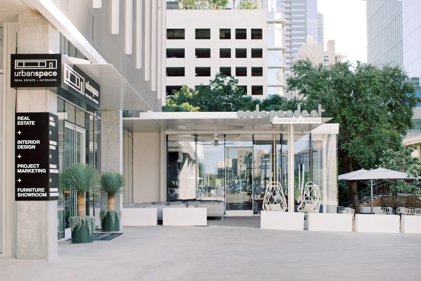 The Codependent has become a beloved social hub for residents in downtown Austin. Soundproofed ceilings, reinforced floors - because good conversation shouldn't rattle the penthouse. From dawn espressos to midnight toasts, we built a 24/7 heartbeat for The Independent.

Architect: @rhode.partners