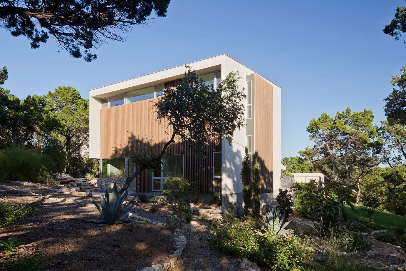 Built for greatness. From the 75' lap pool to the indoor sweat room, every detail in this home is designed to support a triathlete's lifestyle.

Architect: @webberstudio